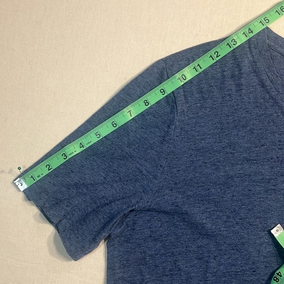 H&M V-Neck Stretch Regular Fit T-Shirt - Picture 8 of 8